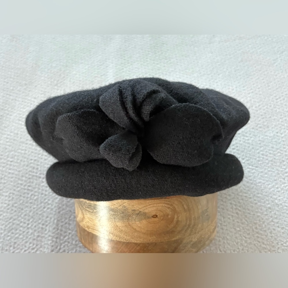 NWT Tie Rack London 100% Wool Black Beret with Rolled Edge